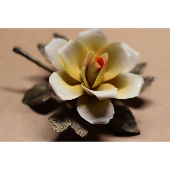 Vintage Capodimonte Porcelain Flower Claire Creazioni Fantasia Italy - Picture 2 of 9